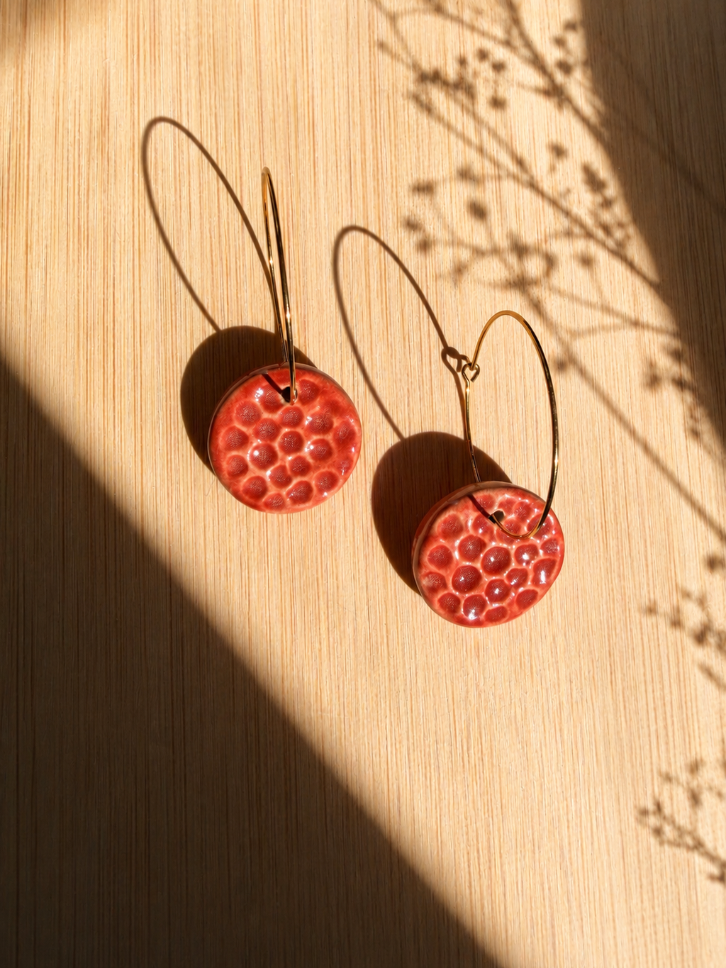 Pendientes cerámicos coral rojo