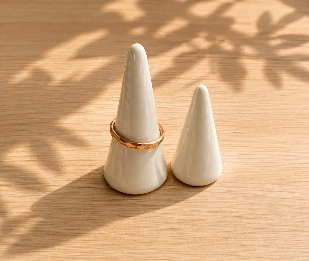 Portaanillos de porcelana