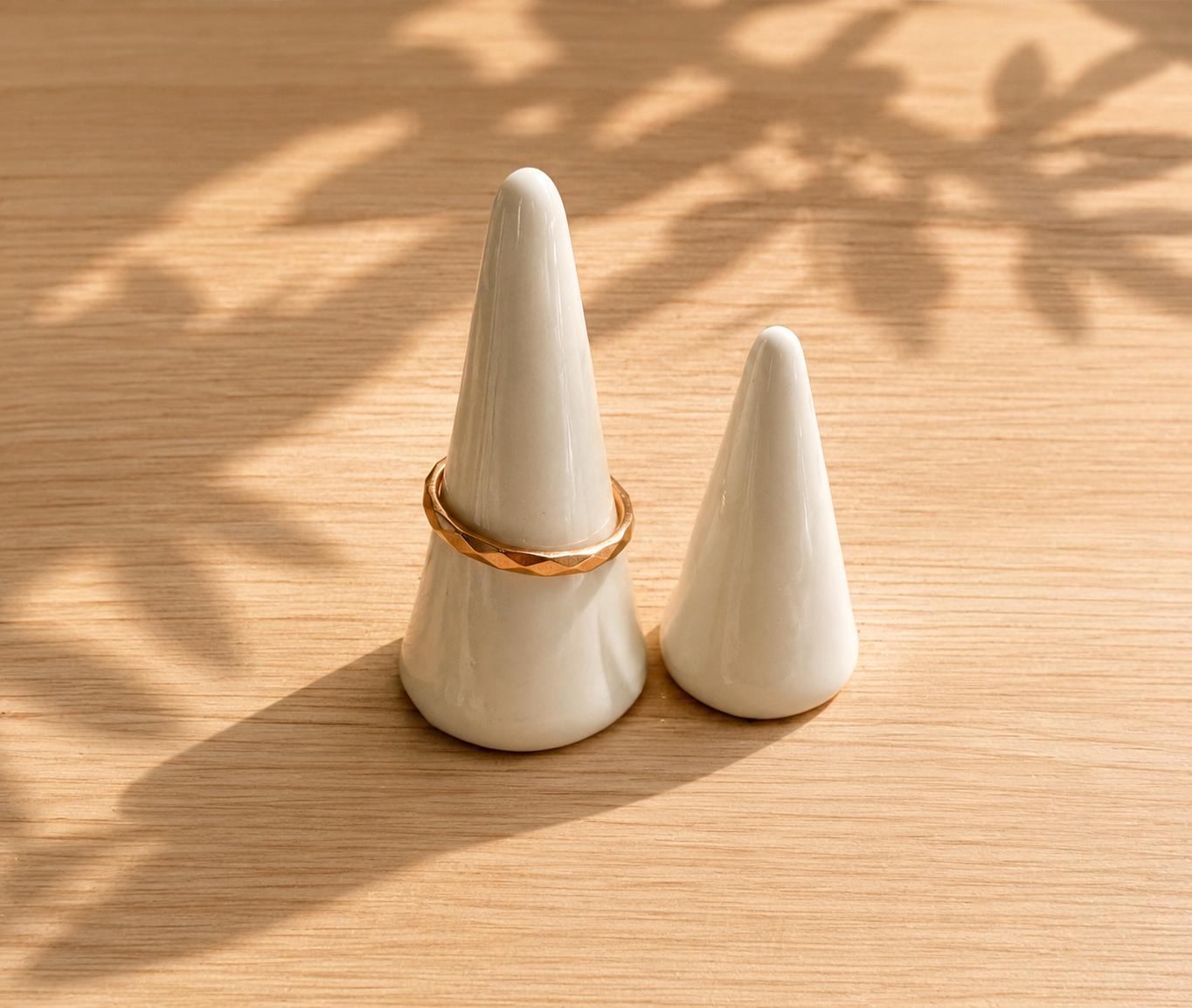 Portaanillos de porcelana