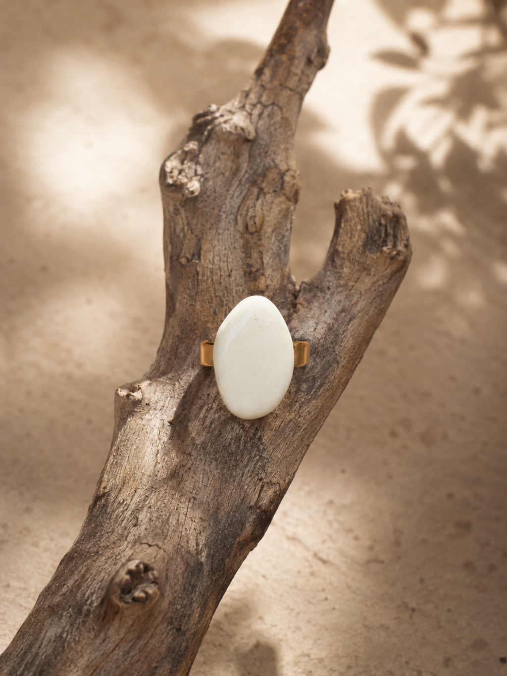 Anillo lágrima de porcelana