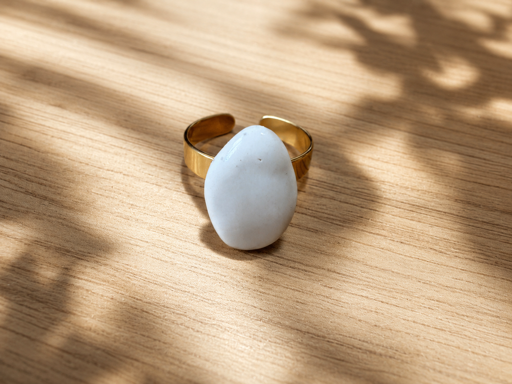 Anillo lágrima de porcelana